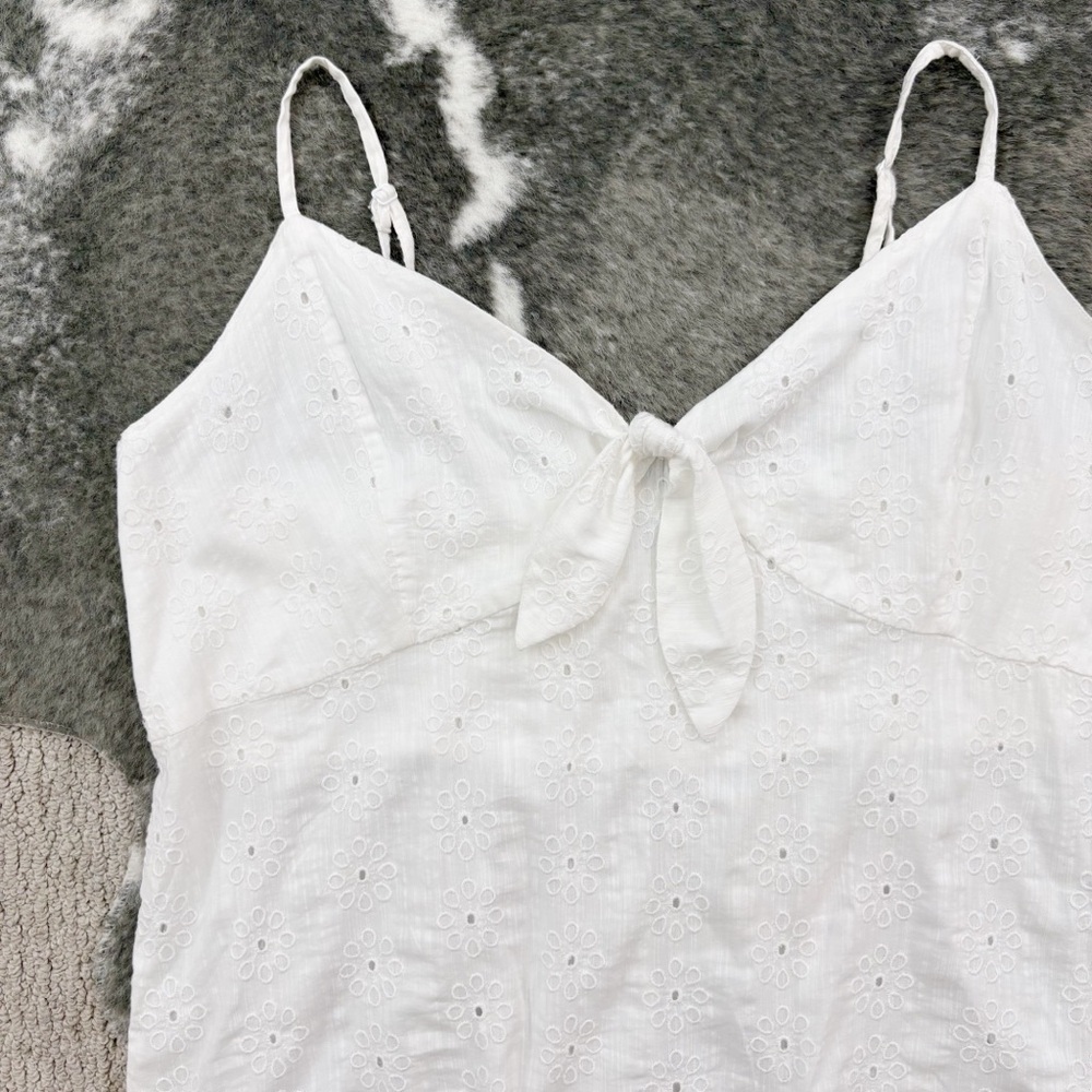 Old Navy Eyelet Tie Front Top - Picture 2 of 11